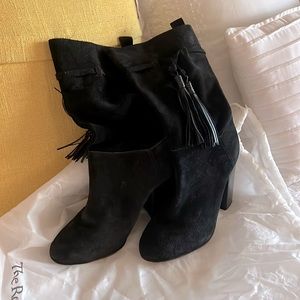 Vince Camuto suede boots !!